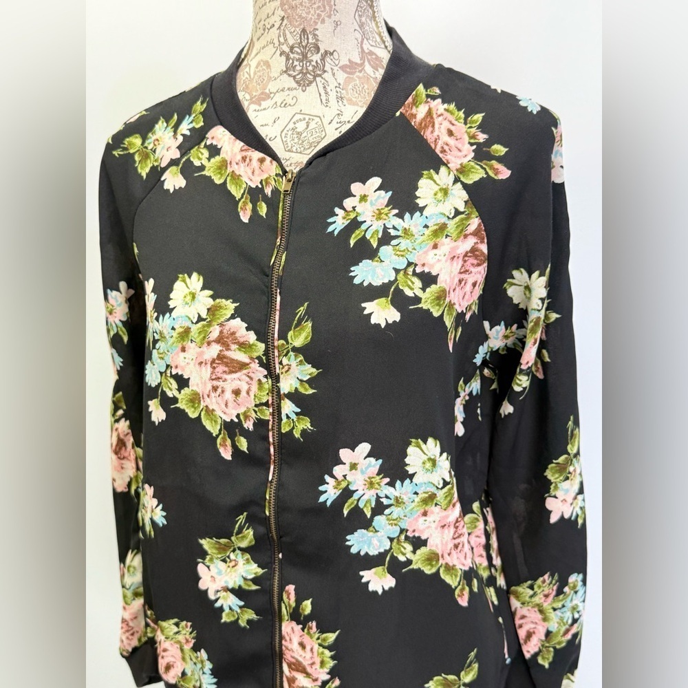 LIVE 4 TRUTH Black and Pink floral lightweight bomber jacket size M - Picture 3 of 13